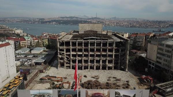 Erdoğan’ın AKM’ye ilişkin sözlerine büyük tepki: Çatlamak patlamak yok; Atatürk ve Cumhuriyet var!
