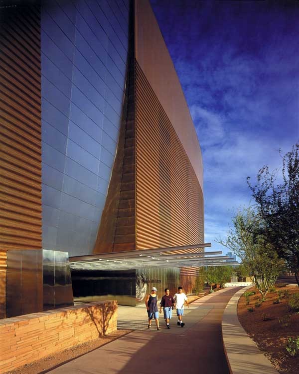 Burton Barr Merkez Kütüphanesi / Will Bruder+PARTNERS