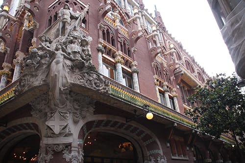 Barselona’daki aydınlık: Palau de la Música Catalana