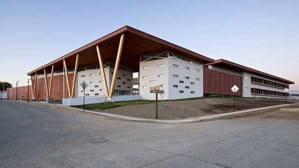 San Ignacio de Empedrado Lisesi / PLANI Arquitectos