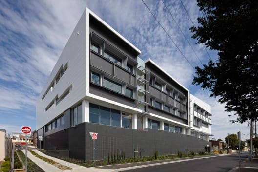 1287600890-barwon-ttr-exterior-05-528x352