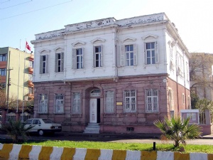 Çanakkale Güzel Sanatlar Galerisi bakımsızlıktan yıkılıyor