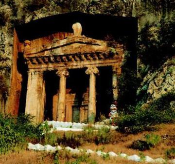 Tarihi Amintas mezarları depo olarak kullanılıyor