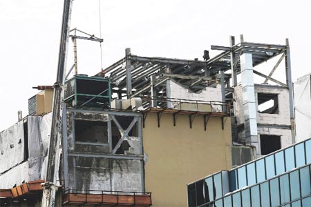 Beyoğlu’nun kaçakları yıkılıyor