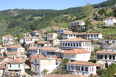 Şirince’de tarihi evler yıkılıyor