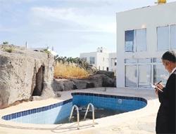 3500 yıllık kaya mezarı üzerine villa yaptılar