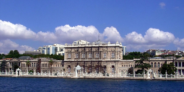 Tarihi Çöpe Atıp Yeniden Tarih Yazmak Üzerine…