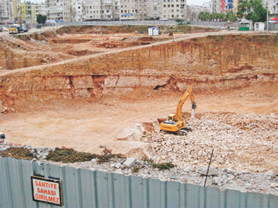 Nekropole kepçeye ‘koruma’ ödülü!