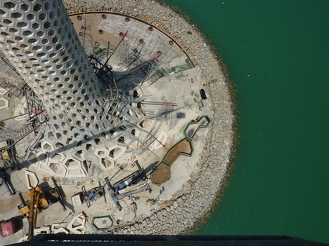 breakwater_beacon_construction_shot__2__web.jpg