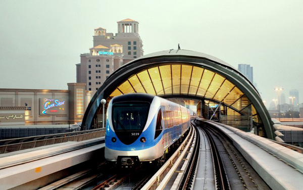 dubai-metro-2.jpg