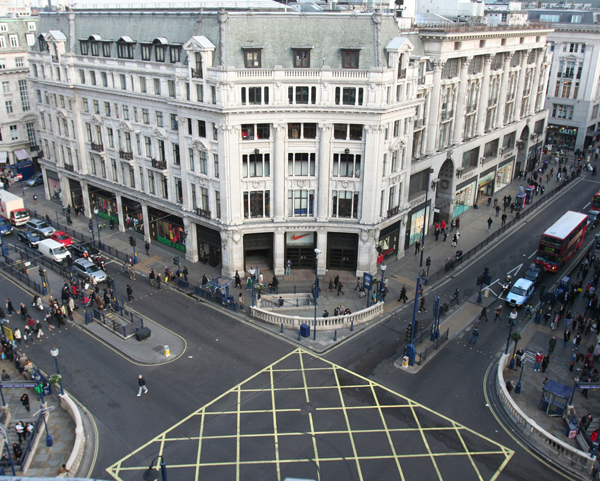 Londra’nın en işlek caddesini Atkins geliştiriyor