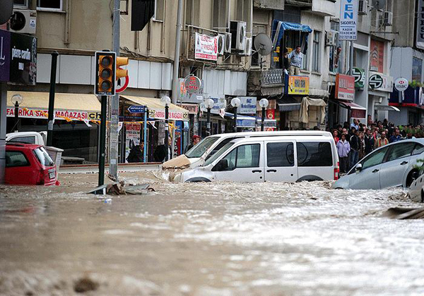 ‘İnsan Yapımı Tsunami…!’