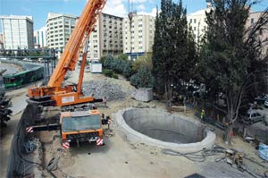karayolunun-altyndaki-dev-thantiye1.jpeg