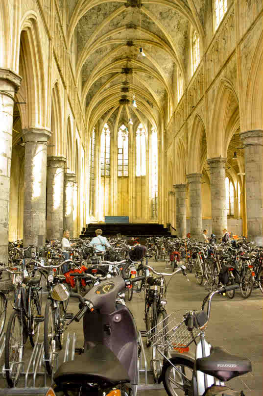 selexyz-domincan-church-maastricht-7.jpg