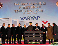 yn-yeni-binasynyn-temelini-devletin-zirvesi-birlikte-atty.jpg