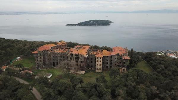 Büyükada Rum Yetimhanesi için harekete geçiliyor