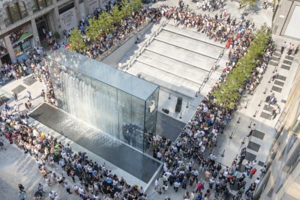 APPLE ÖZGÜRLÜK MEYDANI DÜZENLEMESİ