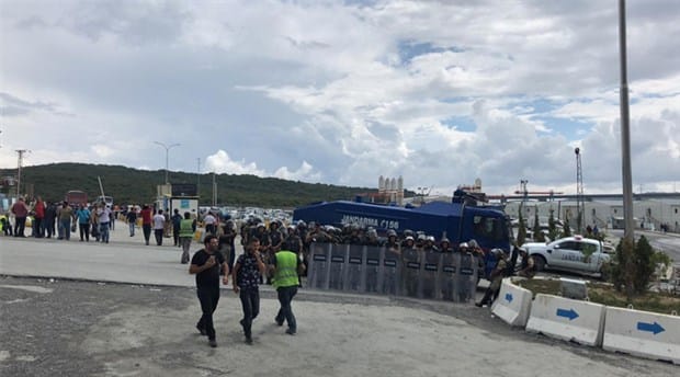 3. havalimanında işçiler ayakta: Yüzlerce gözaltı var