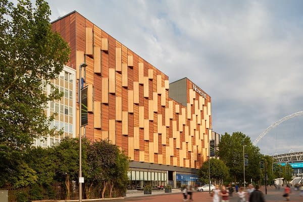 Novotel_Hotel_London__HTA_Design_LLP_Hunt_Thompson_Vision_Modular_Systems_ALUCOBOND_Spectra_Cupral_ACM_Beckers_BeckryFlon_Lumiflon_FEVE_Resin_2 (1)