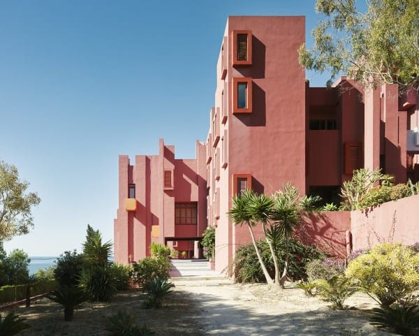 Arch2O-RicardoBofill-LaMurallaRoja-21