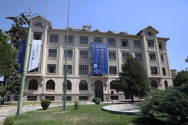 TCDD Ankara Gar yerleşkesinin ve kültürel mirasın rayiç değeri olmaz, tarihi değeri olur