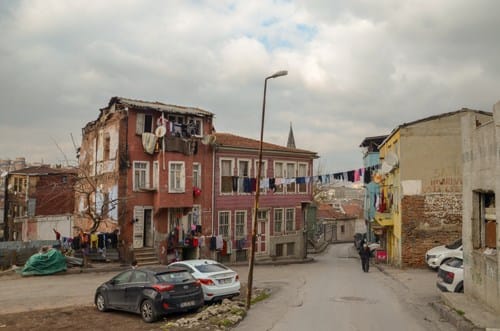 tarihi-evler-yakiliyor-suc-artiyor-yetkililer-sessiz-mega-kentin-kalbi-icler-acisi-halde-676979-1