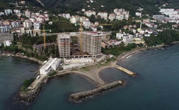 Ordu Belediyesi kendi arsasına ihale yaptı, projeyi onayladı, ruhsatı verdi ve sonra yıktı!