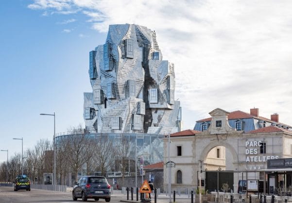 Frank Gehry’nin bükümlü Luma Arles kulesi Fransa’da tamamlanacak