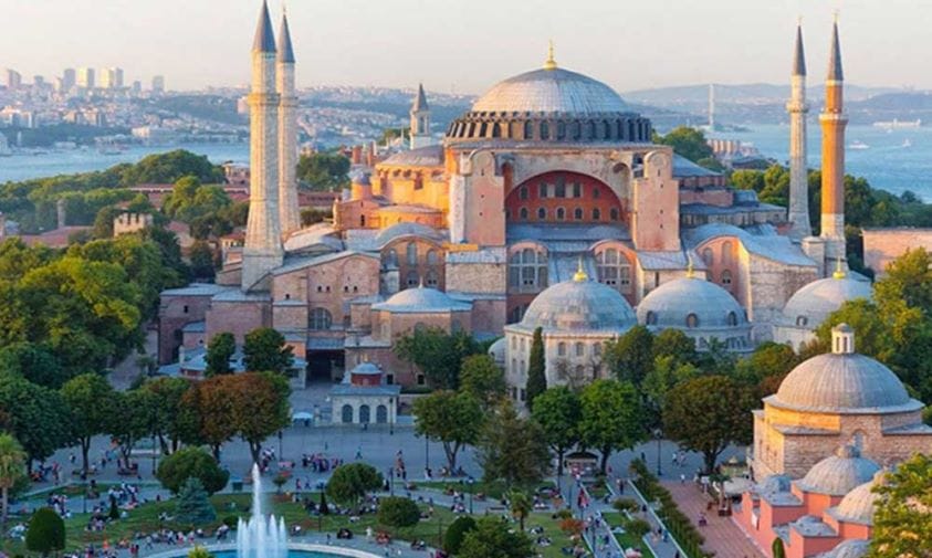 İNSANLIĞIN ORTAK MİRASI AYASOFYA’NIN EVRENSEL DEĞERLERİ KORUNMALIDIR