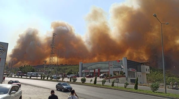Hatay’da can pazarı: Evler alevler arasında kaldı