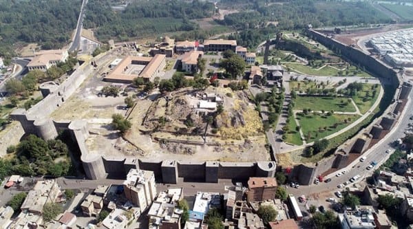 Amida Höyük’teki kazılarda 1800 yıllık kalorifer sistemi bulundu