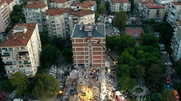 Depremzedeler şov değil çözüm bekliyor