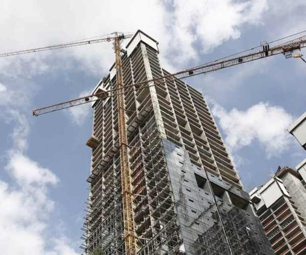 O çatlaklara bakarken ‘yalnızlık’ yaşıyor insan