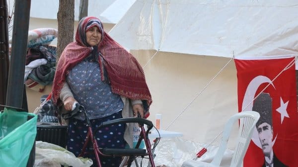 İzmir depremi Economist dergisinde: ‘Depremin yaralarını saran Türkiye daha büyüğüne hazırlanıyor’