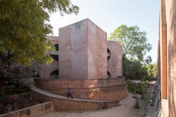 HİNDİSTAN’DA LOUIS KAHN YAPILARINDA YIKIM KARARI…