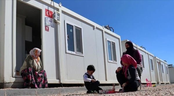 Elazığlı depremzedeler konteyner kentteki yaşamı anlattı: Biz burada öldük, yaşamıyoruz