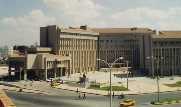 Mimarisi ödüllü olan Gaziantep Hükümet Konağı’nın, millet bahçesi için yıkılacağı iddiası