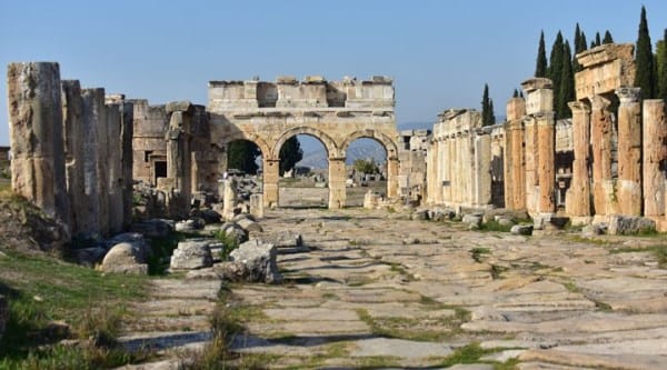 Hierapolis Antik Kenti tehlikede