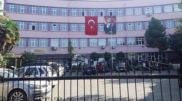 Mücadele verilmese 60 yıllık okul otopark olacaktı
