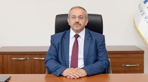 Hitit Üniversitesi Mimarlık Fakültesi dekanlığına ilahiyat profesörü atandı
