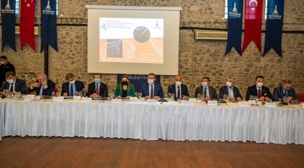 İzmir Büyükşehir Belediyesi’nden deprem brifingi