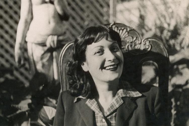 LINA BO BARDI ANISINA  ÖDÜL…