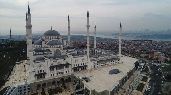 İBB, Çamlıca Tepesi’ne yapılan cami için 290 milyon dolardan fazla harcamış