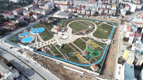 Millet bahçeleri üzerine / Emin Koramaz