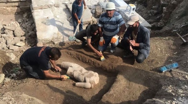 Aizanoi Antik Kenti kazısında ‘Hygieia heykeli’ bulundu