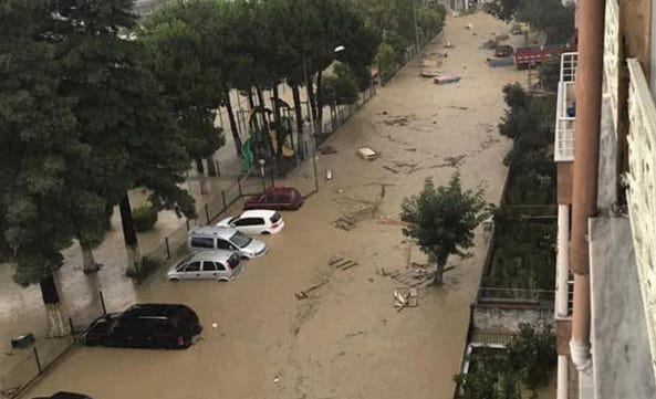 İnebolu’da yıkılan binanın müteahhidi hakkında gözaltı kararı