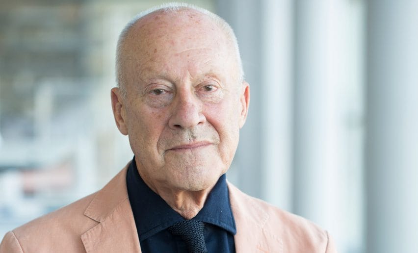 Norman Foster, mimarların havaalanları konusundaki “ikiyüzlü ahlaki duruşunu” eleştiriyor…