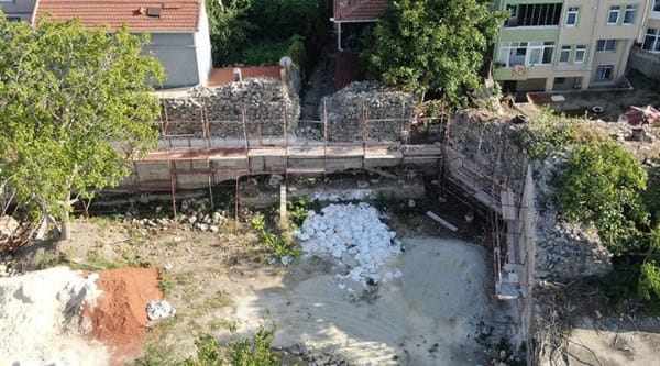 Surlarda tartışmalı restorasyon