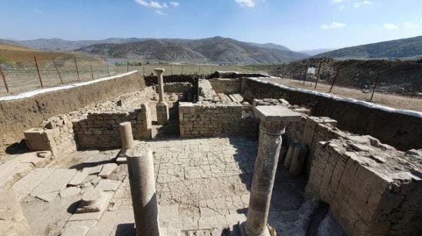 Satala Antik Kenti’ndeki kazının Anadolu’da başka bir örneği yok