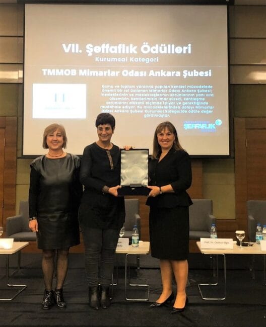 Şeffaflık Ödülü Mimarlar Odası Ankara Şubesi’ne düzenlenen törenle takdim edildi